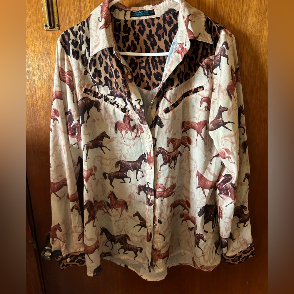 Western pearl snap wild horse shirt